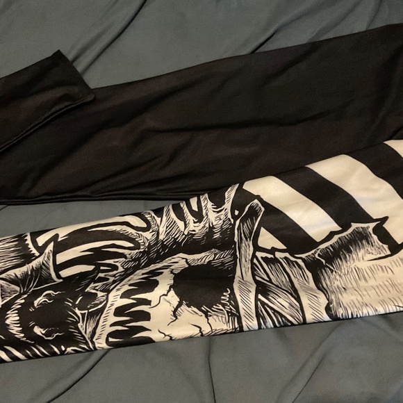 Jack Skellington  Halloween   Leggings . NWT  SIZE  XL .. - Picture 7 of 8
